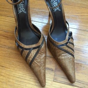 Carlos Santana pumps